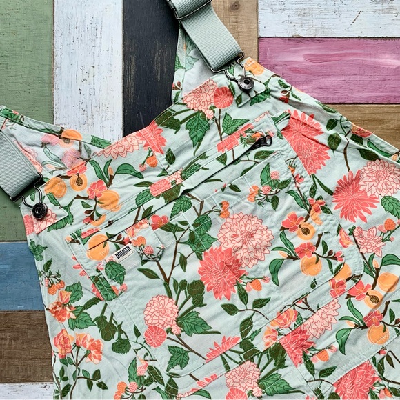 NWT 3X Duluth Heirloom Gardening Short
Overalls Mint Summer Dahlia Bibs Floral - Picture 2 of 9